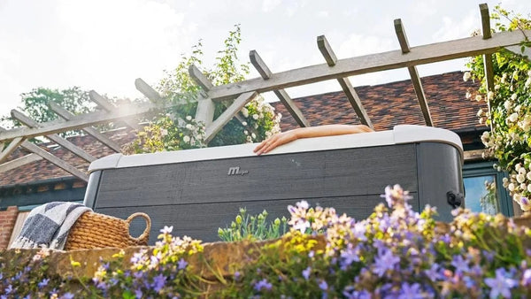 MSpa OSLO Bubble And Jet Spa 6 Person Capacity