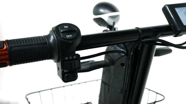 Close Up View Of The Green Transporter Cheeta Golf All-Terrain Mobility Scooter Handlebar 