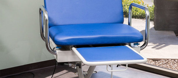 Close Up Front View Of The Med Mizer UpScale Adjustable Treatment Table Leg Rest