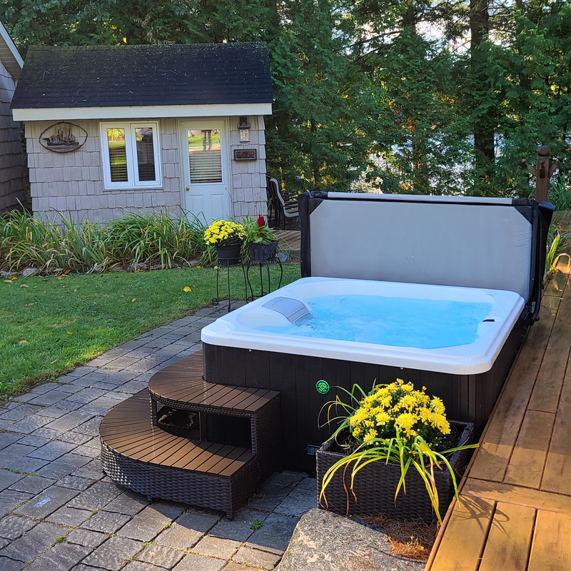 Gander 4-Person Portable Hot Tub