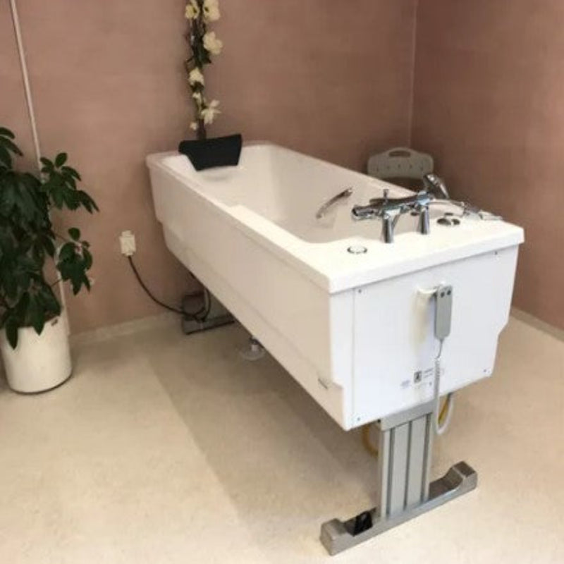 TR Equipment Bathtub Comfortline Bath System