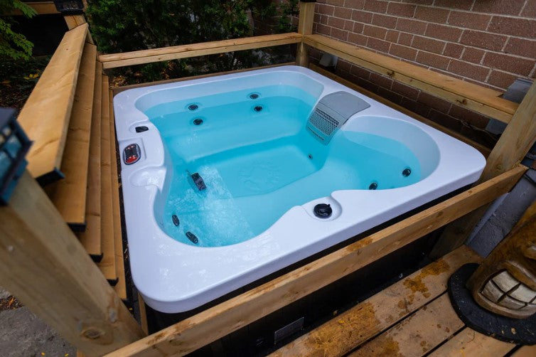 Canadian Spa Co. Manitoba 4-Person Portable Patio Spa